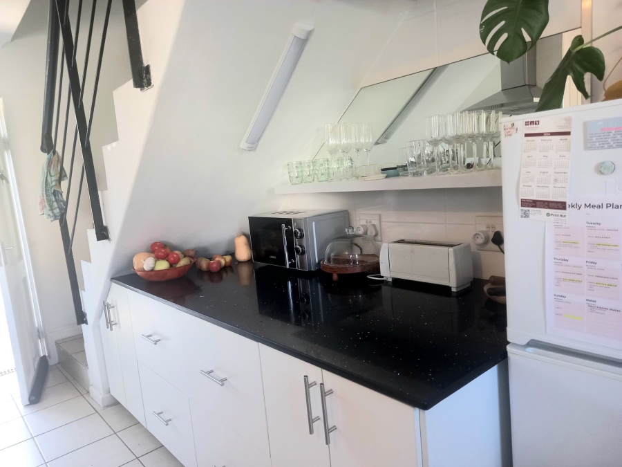 2 Bedroom Property for Sale in Maitland Western Cape